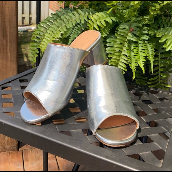 Ladies Silver slip-on shoes size 6 with 3” chunk heel. - Picture 2 of 7